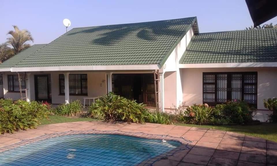 Sea Park Beach House Port Shepstone Exterior foto